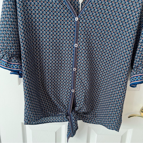 Max Studio-Women’s Blouse Button Down Tie-Bell Sleeve-Size Small-NWT - Picture 3 of 12